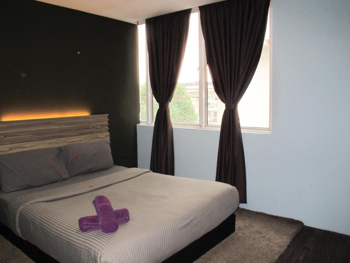 Classical Boutique Hotel Puchong Bagian luar foto
