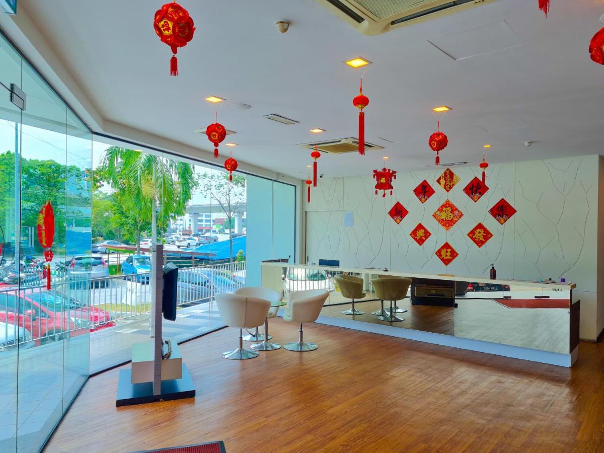 Classical Boutique Hotel Puchong Bagian luar foto