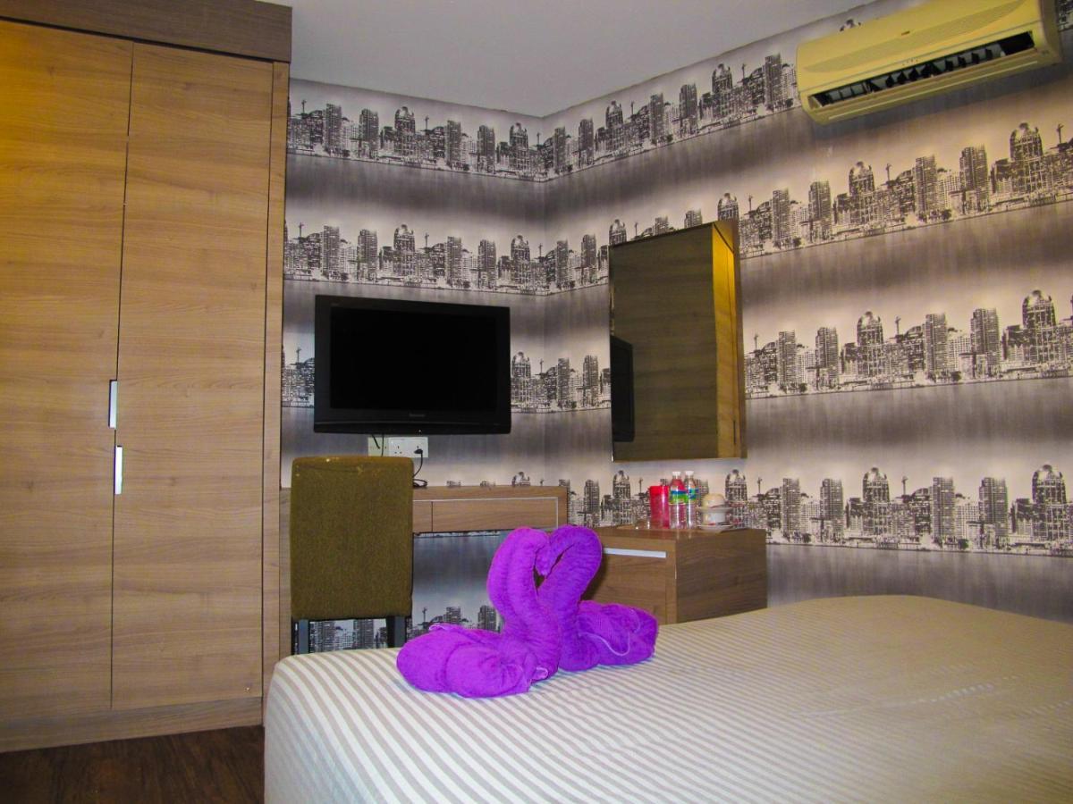 Classical Boutique Hotel Puchong Bagian luar foto