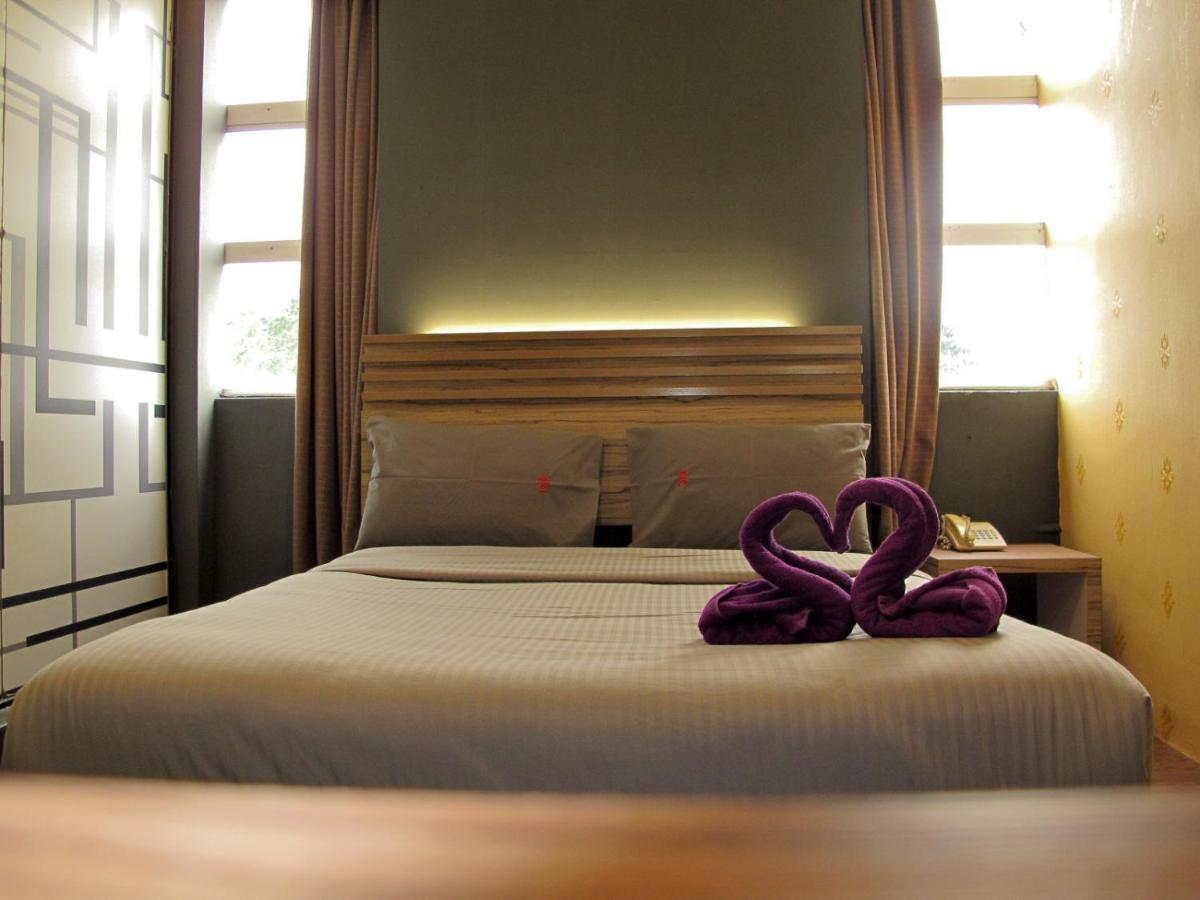 Classical Boutique Hotel Puchong Bagian luar foto