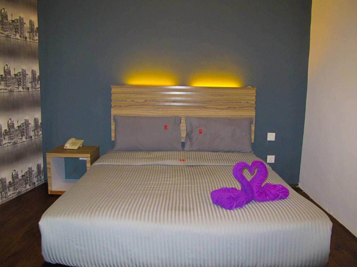 Classical Boutique Hotel Puchong Bagian luar foto