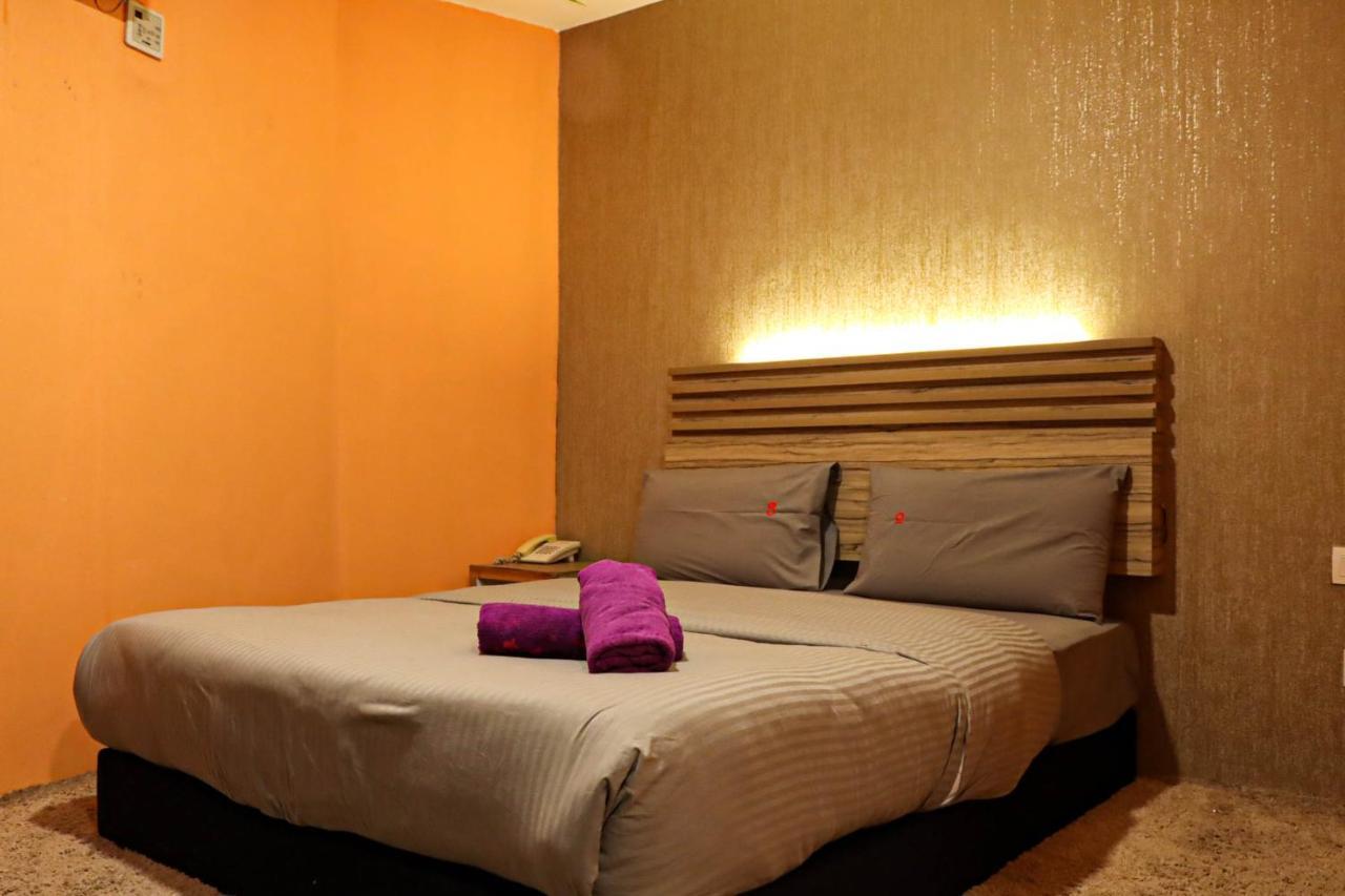 Classical Boutique Hotel Puchong Bagian luar foto