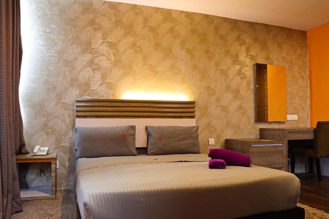 Classical Boutique Hotel Puchong Bagian luar foto