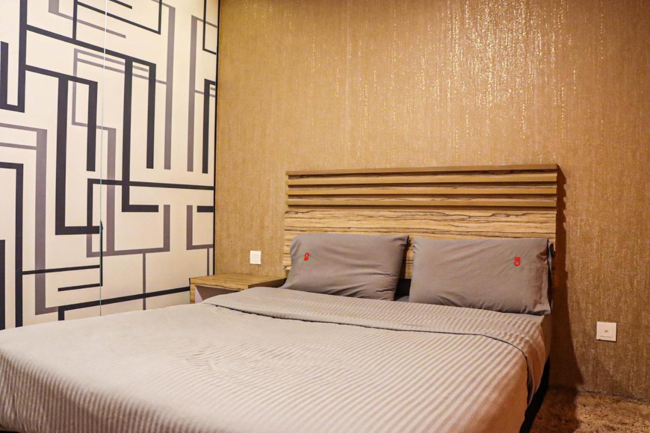 Classical Boutique Hotel Puchong Bagian luar foto