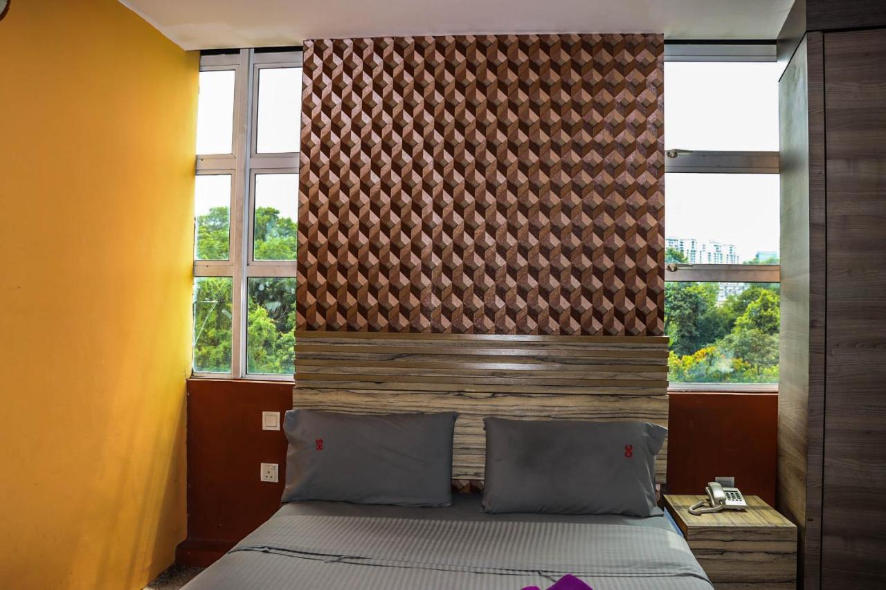 Classical Boutique Hotel Puchong Bagian luar foto